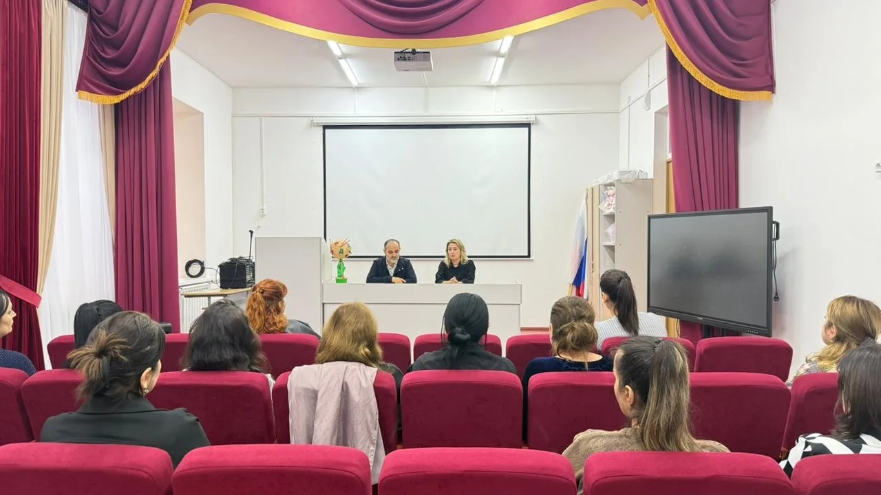  В МБОУ«СОШ №1» состоялась рабочая встреча социальных педагогов