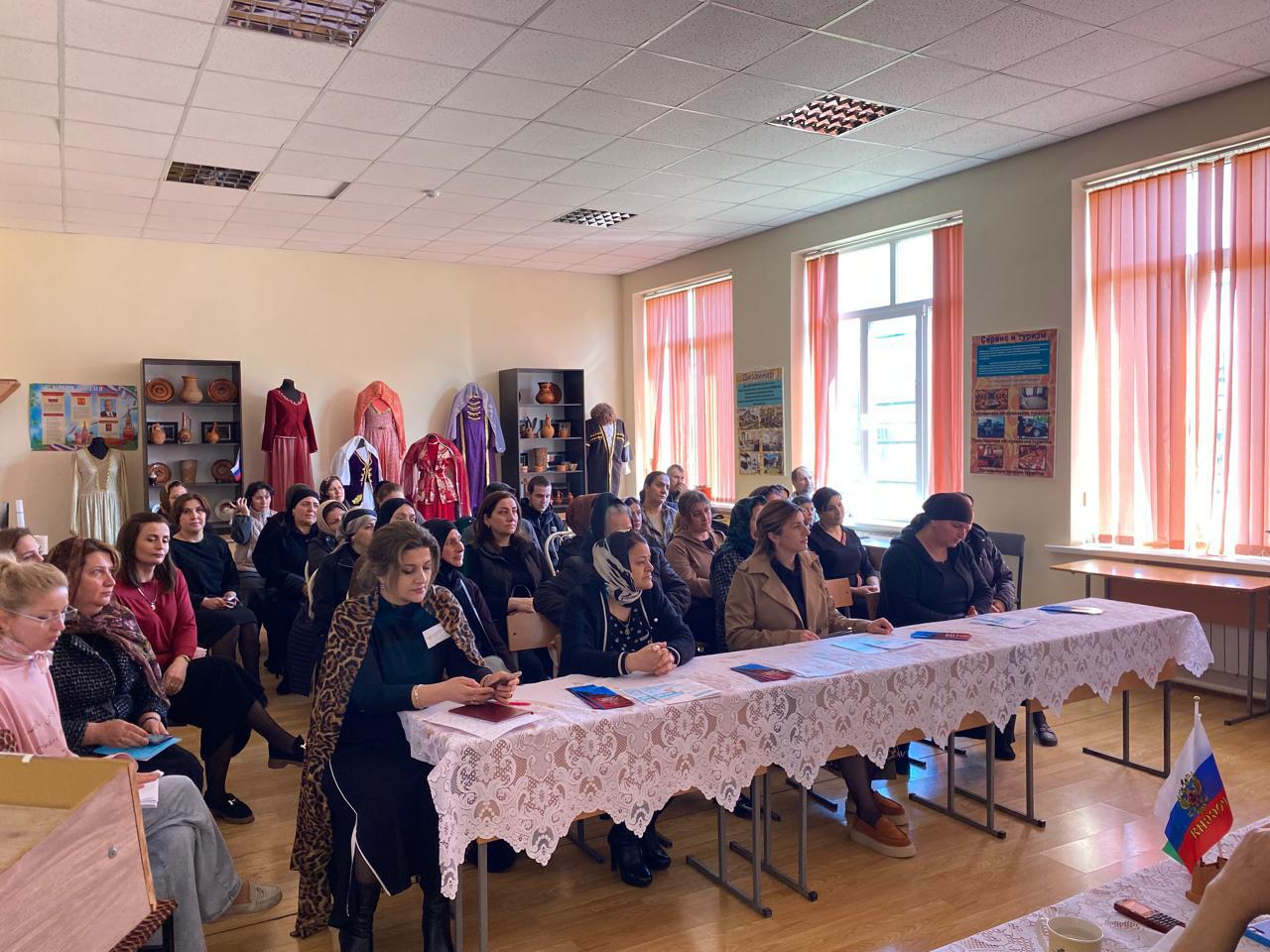 В Дербенте состоялась родительское собрание на тему экстремизма и терроризма среди несовершеннолетних